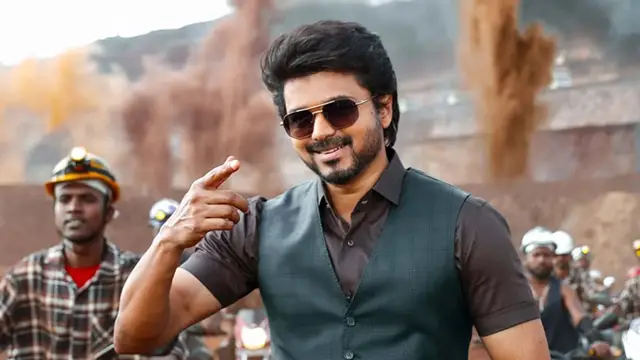 யார் சூப்பர் ஸ்டார்? விவகாரத்தால் வெள்ளிவந்த வீடியோ - ரஜினியின் சூப்பர் ஹிட் படத்தில் நடித்துள்ள விஜய். இதோ வீடியோ.