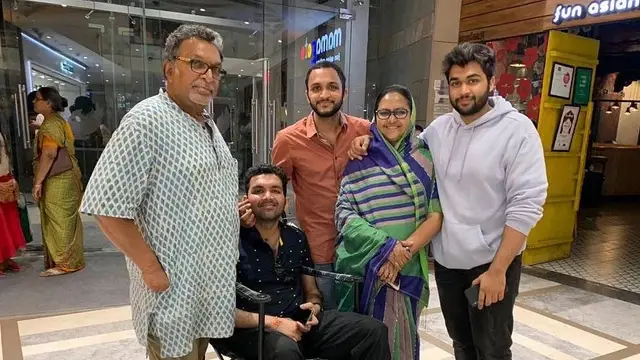 உயிர் பிழைத்து வந்த சமயத்தில் மீண்டு வர உதவிய விஜய். மறக்காமல் விஜய்க்கு நாசர் மகன் காட்டியுள்ள நன்றி.