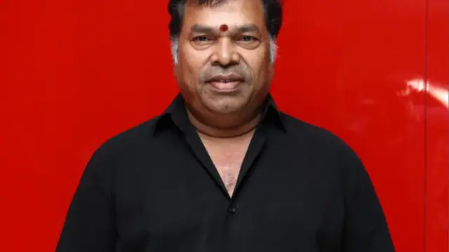 அஞ்சலி செலுத்த வந்த இடத்தில் மனசாட்சி இல்லாமல் Selfie எடுத்த மக்கள் - கடுப்பாகி சூரி சொன்ன பதில்.