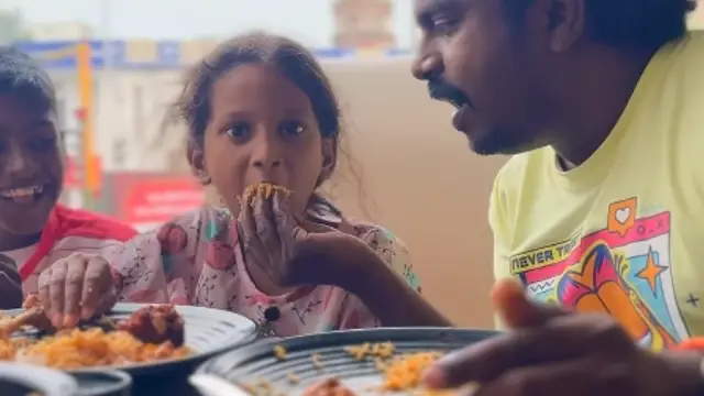 புதிய BMW கார், ஏழை குழந்தைகளை ஏற்றி புதிய துணி, உணவுகளை அளித்து மகிழ்ந்த தங்கதுரை