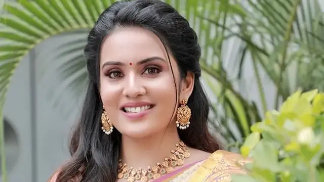 சுந்தரி சீரியல் நடிகைக்கு சிம்பளாக நடந்து முடிந்த நிச்சயதார்த்தம், மாப்பிளை யார் தெரியுமா? வைரலாகும் புகைப்படம்
