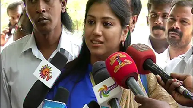 மீண்டும் மீண்டுமா? கடந்த சில நாட்களுக்கு முன் நடு ரோட்டில் சண்டை, இன்று நபரின் மண்டை - சுந்தரா ட்ராவல்ஸ் நடிகையின் அட்ராஸிடி.