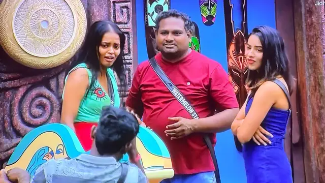 பிக் பாஸ்ஸில் இருந்து வெளியேறிய நந்தினி, என்ன நடந்தது? இதோ வீடியோ