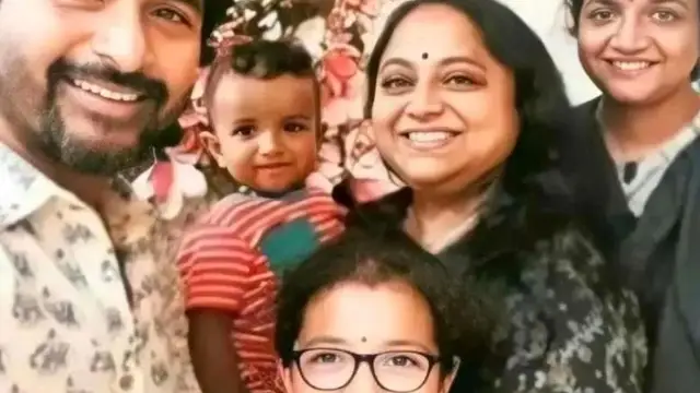 முதல் முறையாக தனது மகனுடன் திருச்சத்தூர் கோவிலுக்கு விசிட் அடித்த சிவகார்த்திகேயன். இதோ வீடியோ