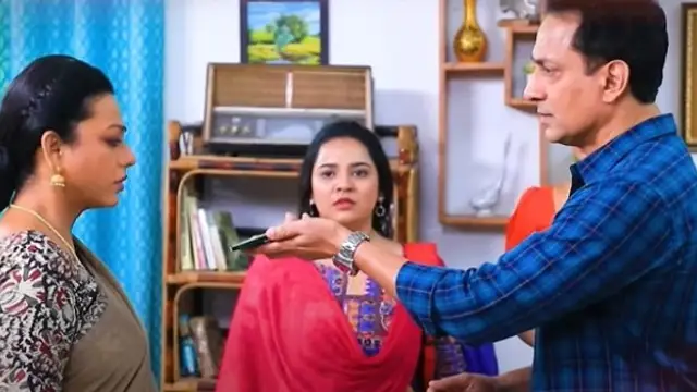 இனியாவால் செல்வியை அசிங்கப்படுத்திய ஈஸ்வரி, வேதனையில் உறைந்த பாக்கியா - விறுவிறுப்பில் பாக்கியலட்சுமி