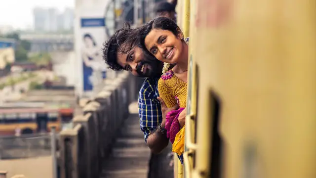 வீட்டைவிட்டு துரத்திய அம்மா, வேலை கிடைக்காமல் பிளாட்பாரத்தில் கையேந்தும் குக்கூ பட நடிகர் - நெஞ்சை உலுக்கும் வீடியோ.