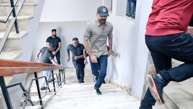 ஜெயிலர் படத்தின் FDFS காண வந்த தனுஷ் மற்றும் அனி - திரையரங்கில் அனிருத் செய்த தரமான சம்பவம். வைரலாகும் வீடியோ இதோ.