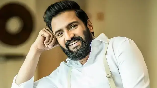 வரவங்க, போறவங்களுக்காக எல்லாம் மாத்த முடியாது, ஆனால் - 'கோவிந்தா' பாடல் சர்ச்சைக்கு சந்தானம் பளீச் பதில்