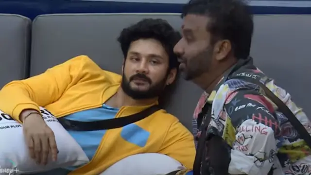 பாக்கத்தான் அமுல் பேபி - ஆனால், விஷ்ணுவிற்கும் எவ்வளவு குசும்புன்னு பாருங்க.