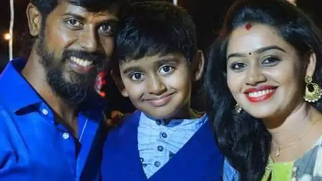 கர்ப்பமாக இருக்க டைம்ல இப்படி எல்லாம் வீடியோ பண்ணி போடாதீங்க - காயத்ரிக்கு ரசிகர்கள் அட்வைஸ்