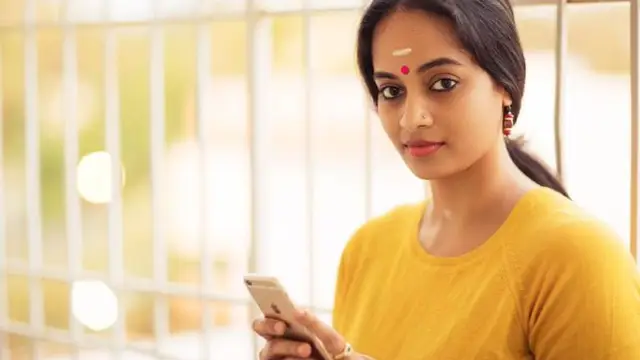 நான் முரட்டுத்தனமாக இருப்பதற்கு இது தான் காரணம்- சுஜா வருணியின் ஆதங்கம்