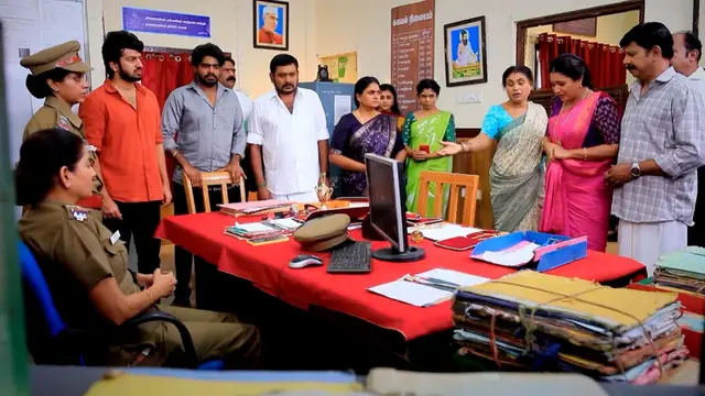 சராமாரியாக கேள்வி கேட்கும் மீனா-ராஜி, உண்மையை சொல்வாரா தங்கமயில்? பாண்டியன் ஸ்டோர்ஸ் 2
