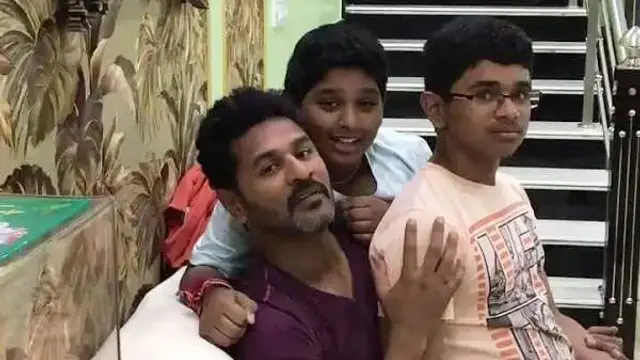 தனது மகனுடன் சென்று IPL போட்டியை பார்த்துள்ள பிரபுதேவா - என்னங்க இப்படி வளந்துட்டு இருக்காரு அவர் மகன்.