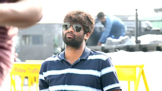 கடவுள் பக்தி என்றால் என்ன ? வினோத் பேச்சை கனிமொழி பேச்சோடு ஒப்பிடும் ரசிகர்கள். மிஸ் பண்ண கூடாத வீடியோ.