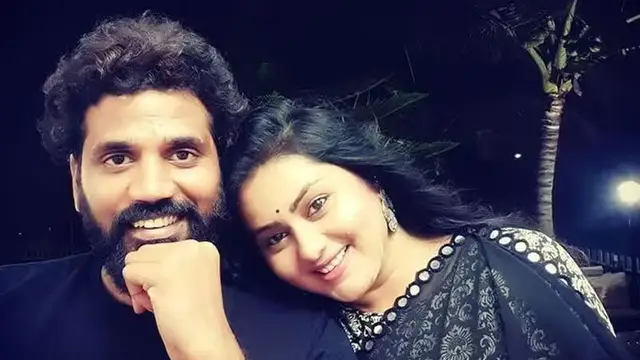 மதுரை மீனாட்சியம்மன் கோவில் நிர்வாகி மீது நடிகை நமிதா வைத்த பரபரப்பு குற்றச்சாட்டு - காரணம் இதுதான்