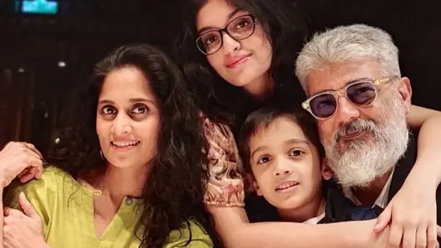 காலில் விழுந்து ஆசீர்வாதம் வாங்கிய ஷாலினி, அஜித் சொன்ன வார்த்தை - வைரலாகும் வீடியோ