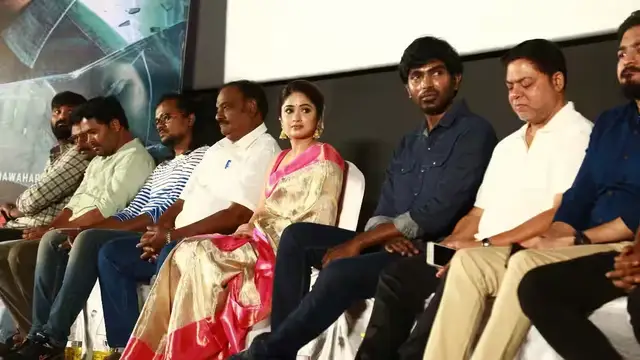 இவர்கள் பிள்ளைகள் என்ன லட்சணத்தில் வளரும்? - ஓட்டுக்கு பணம் வாங்குபர்கள் குறித்து ஜேம்ஸ் வசந்தனின் காட்டமான பதிவு.