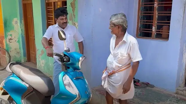 'யமஹா கம்பெனி, கலர் நல்லா இருக்கா' - தன் தந்தைக்கு புதிய பைக்கை வாங்கி கொடுத்த GP முத்து. வீடியோ இதோ.