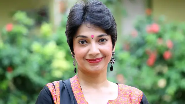 முகுந்தின் ஜாதி பேர் சொல்ல இயக்குனருக்கு துப்பு இல்ல, உங்களுக்கு என்ன கேடு? ஆவேசத்தில் மதுவந்தி சொன்னது