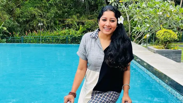 அயலியின் அம்மாவாக நடித்த குருவம்மாவா இது ? வைரலாகும் இன்ஸ்டா புகைப்படங்கள்.