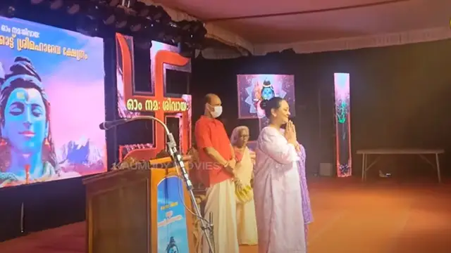 அன்னிக்கி என்ன பாக்க 300 பேர் வந்தாங்க உள்ள விடல, இன்னிக்கி என்ன பாக்க 1000 கண்கள் இருக்கு - கோவில் விழாவில் ஷகீலா உருக்கம்.