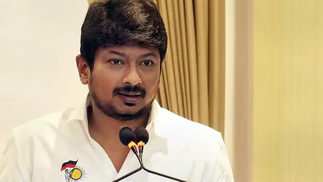 தேவதாசி முறையை ஒழித்ததே முத்துலட்சுமி ரெட்டி என்ற பிராமினர் தான் - உதயநிதி, ஆ.ராசாவை கடுமையாக விமர்சித்த நடிகை கஸ்தூரி