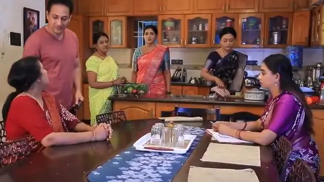 இனியாவால் மையூவை அசிங்கப்படுத்திய ஈஸ்வரி, கோபத்தில் ராதிகா - விறுவிறுப்பில் பாக்கியலட்சுமி