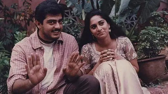 கையில் வெட்டுப்பட்டார்,காதலில் கட்டுப்பட்டார் - அமர்க்களம் படப்பிடிப்பில் ஷாலினி கலந்துகொண்ட முதல் நாள் புகைபடத்தை பகிர்ந்த சரண்.