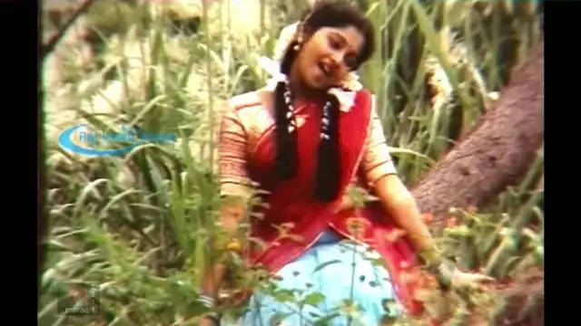 'என்னைத் தொட்டு அள்ளிக் கொண்ட' ன்னு கேட்டாலே ஞாபகம் வர்ற நடிகை - 21 வயதில் வாழ்கை முடிந்த சோகம்.