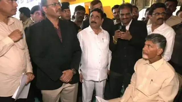 ஊழல் வழக்கில் ஆந்திர மாநில முன்னாள் முதல்வர் கைது செய்யப் பட்டுள்ளார். கைது செய்த காரணம் என்ன ?