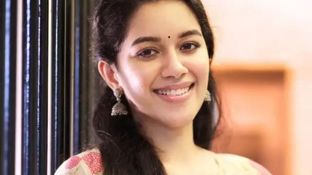 மாலத்தீவில் 'மால டம் டம்' - மிர்னாலினியின் பீச் போட்டோ ஷூட் வைரல்