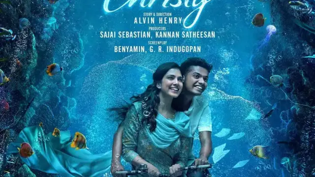 பள்ளி மாணவியாக நடித்துள்ள மாளவிகா - புகைப்படத்தை கண்டு வச்சி செய்யும் நெட்டின்கள்.