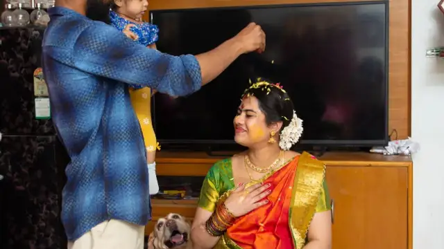 பாண்டவர் இல்லம் சீரியலில் இருந்து திடீரென விலகிய நடிகை - இவங்க இல்லாம சீரியல் எப்படி ஓடும்.