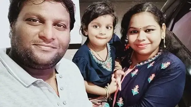 மழலை குரலில் முருகன் பாடலை மனமுருகி பாடும் மோகன் ஜி மகள் - அழகான வீடியோ இதோ