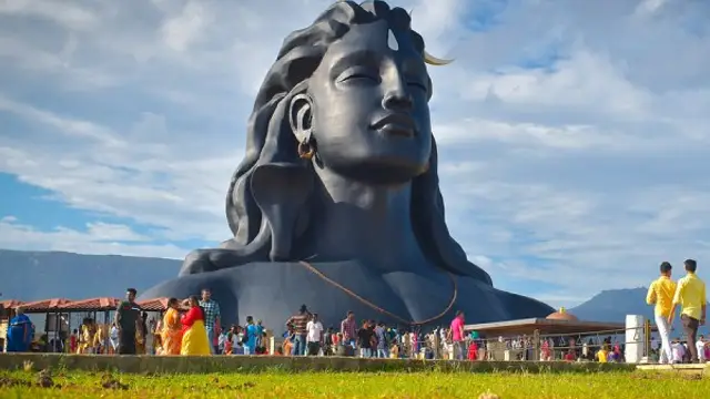 ஈஷாவில் ஆதி யோகி சிலை உட்பட அங்குள்ள கட்டிடங்களுக்கு அனுமதி பெறவில்லை. தமிழக அரசு பதில் மனு.