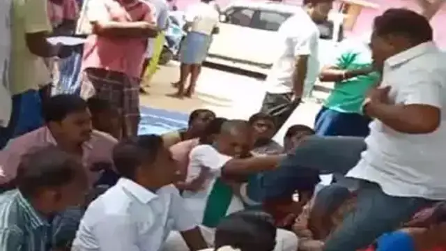 விவசாயியை எட்டி உதைத்த ஊராட்சி ஒன்றிய செயலாளர். தனிப்படை அமைத்து தீவிர தேடுதலில் காவல் துறை.