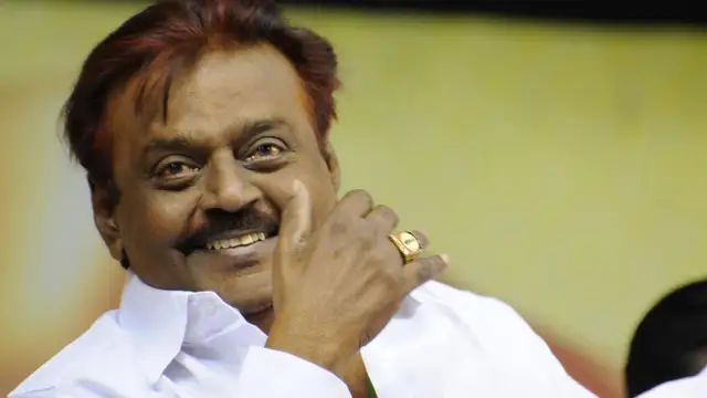 கேப்டன் இறந்து அவரின் முதல் பிறந்தநாள் - நினைவிடத்தில் கண்ணீருடன் அஞ்சலி செலுத்திய குடும்பத்தினர்