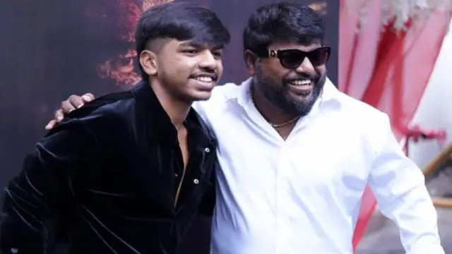 விஜய் சேதுபதி மகளா இது ? சும்மா எப்படி ஸ்டைலா மாறிவிட்டார். லேட்டஸ்ட் புகைப்படம் இதோ.