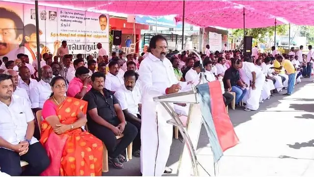 “ஆளுநர் ஒரு போஸ்ட் மேன் தான். நங்கள் அனுப்பியவற்றை டெல்லிக்கு அனுப்பி வைக்க வேண்டும்” ஆளுநரை விமர்சித்த முதல்வர்.