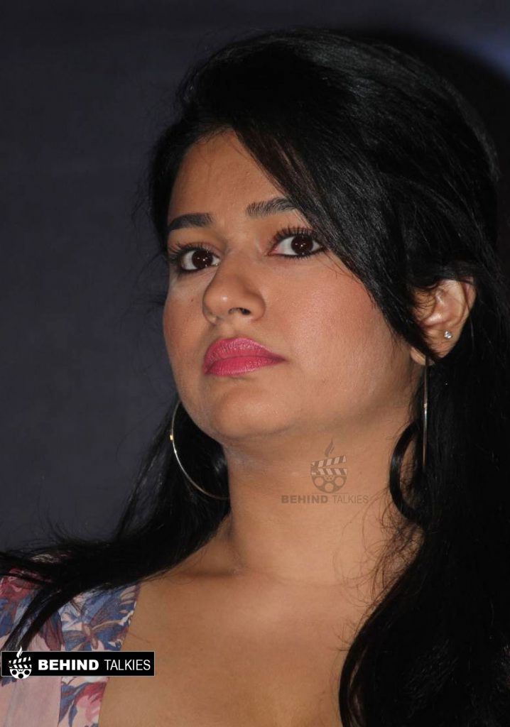 Actress-poonam-bajwa