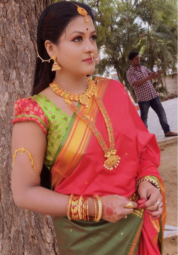 Actress Rinthiya