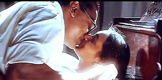 Kamal Haasan In A Kissing Scene In Movie Hey Ram, Bollywood Films ...