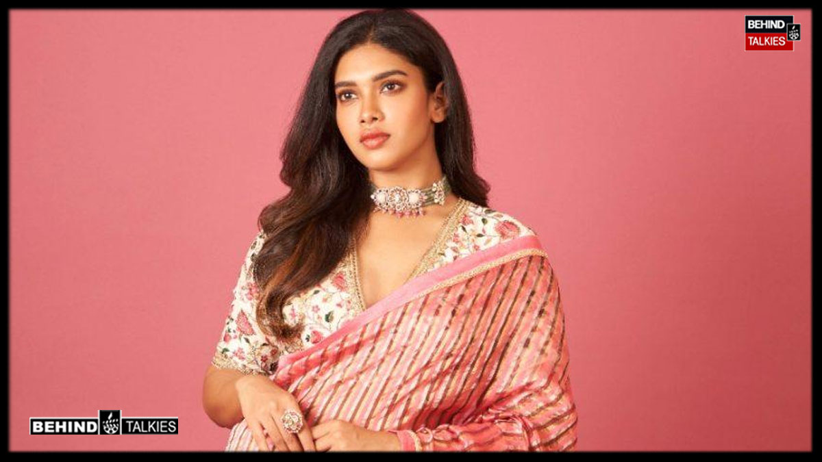 எனக்கு இந்த மாதிரி கதாபாத்திரங்களில் நடிக்க ஆசை – வெளிப்படையாகப் பேசிய துஷாரா விஜயன்